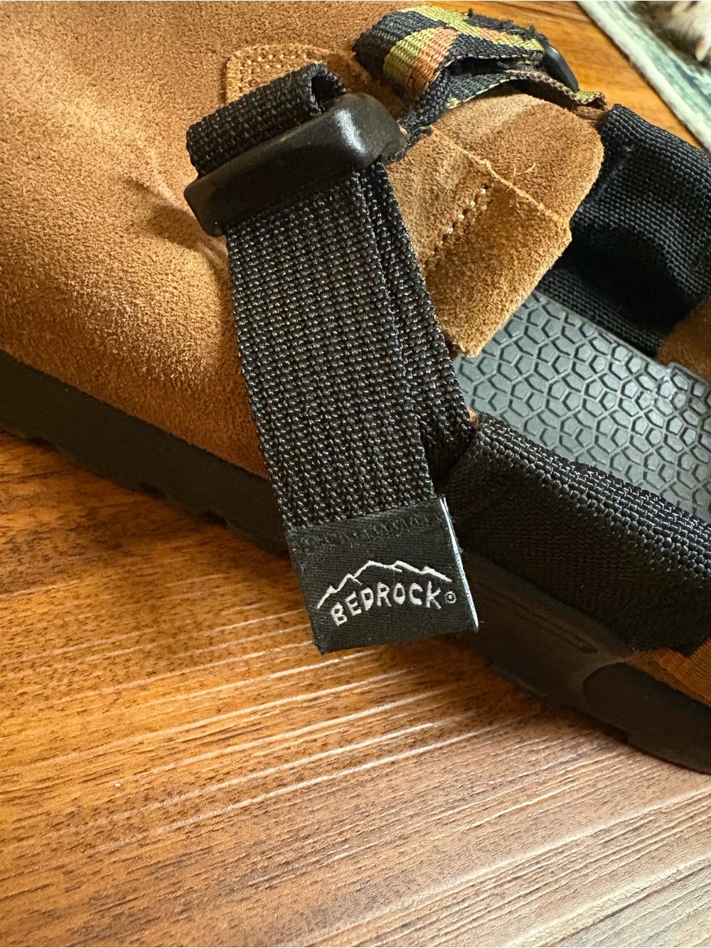 Bedrock Clog - Leather Suede - Picture 5 of 6